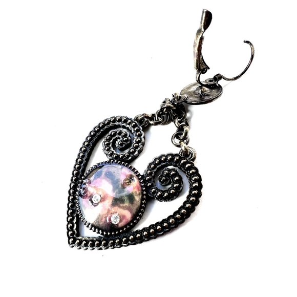 Tear Drop Heart Shape Woman Earrings and Red Roses Crystal Theme - Picture 3 of 4